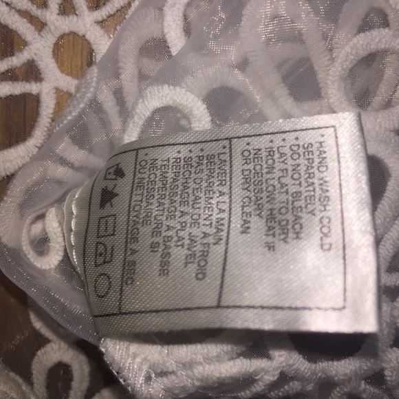 BB Dakota Organza Flower Embroidered Cropped Top - Picture 6 of 10